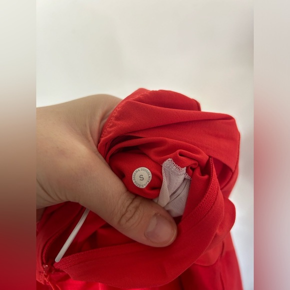 BNWOT Lululemon Train To Beach Short Red Size Small - Picture 7 of 7